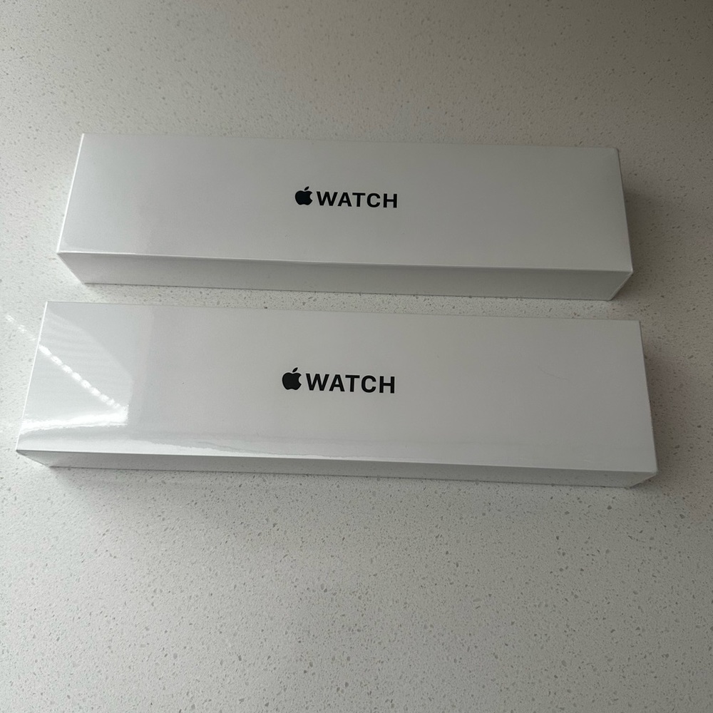 Apple Watch SE 44mm Space Gray Aluminum Case with Black Sport Band - 1st Gen